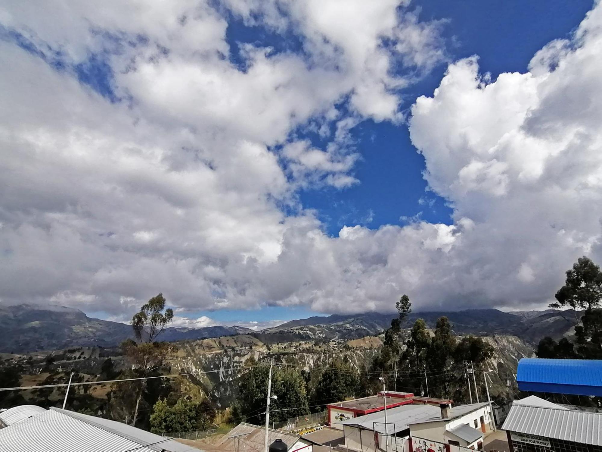 Lagoon Hotel Chugchilán מראה חיצוני תמונה