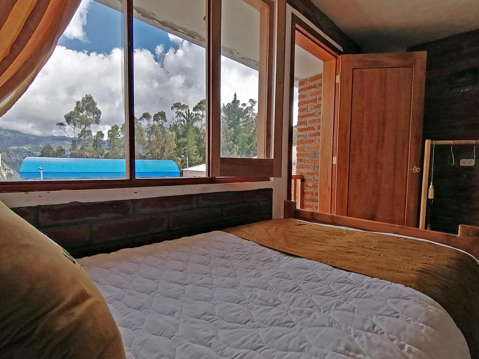 Lagoon Hotel Chugchilán מראה חיצוני תמונה