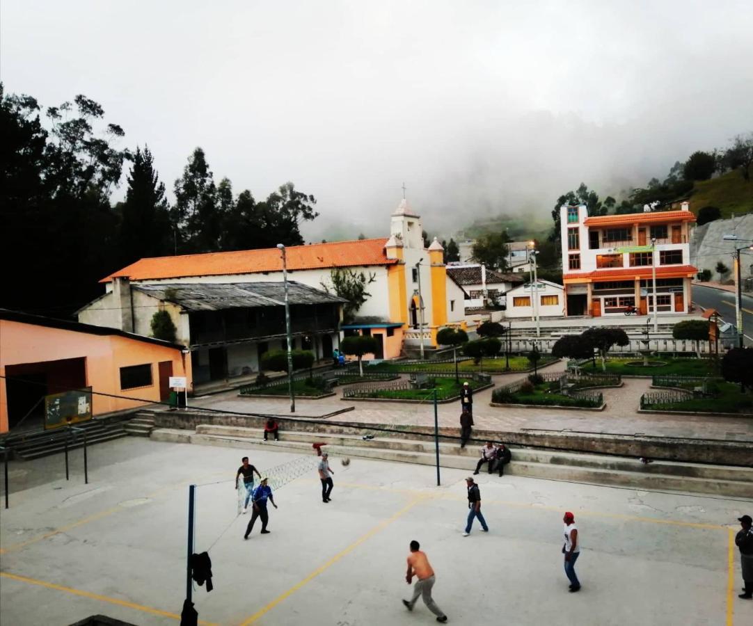 Lagoon Hotel Chugchilán מראה חיצוני תמונה